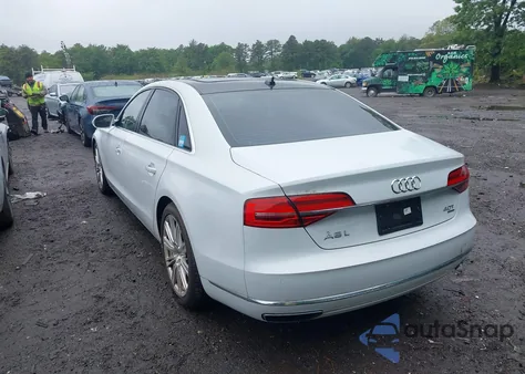 2015 Audi A8 L 4.0T z USA, uszkodzony, nr VIN WAU32AFD5FN008739
